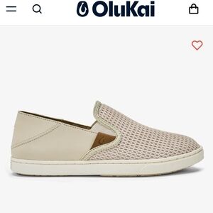 OluKai Womens Breathable Cream and Tan Slip-On Loafers Shoes Size 7